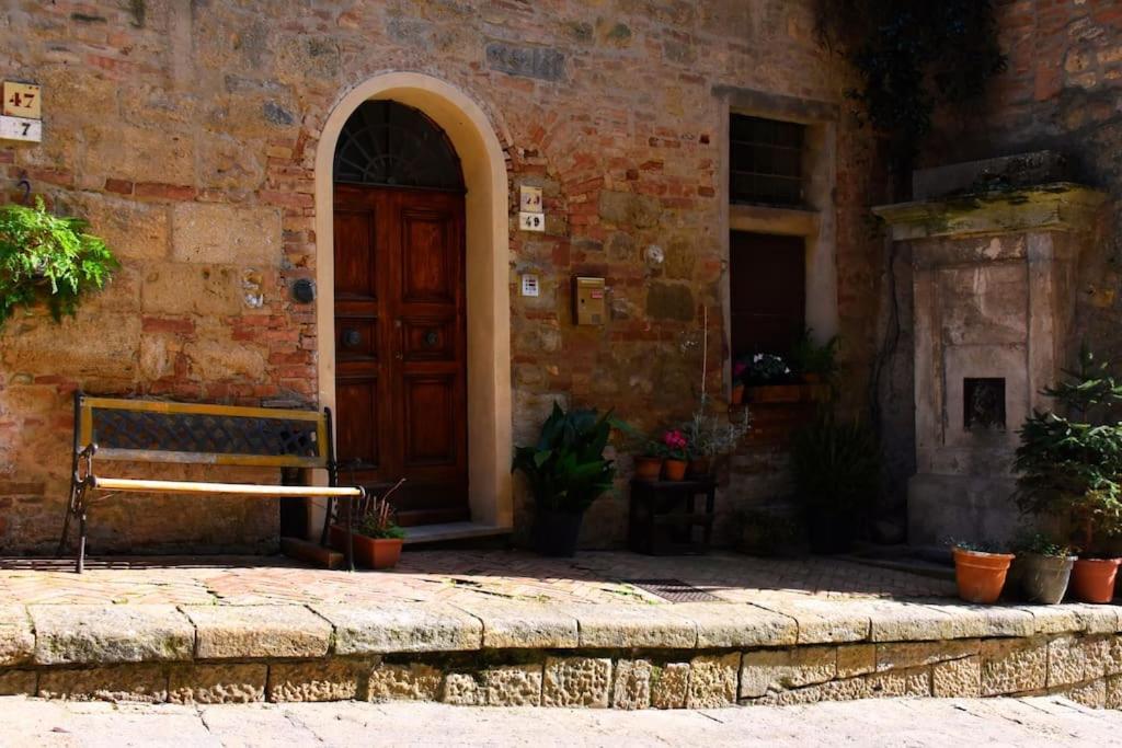 Casa Vacanze E Brevi Periodi Alla Porta Etrusca La Panchina Al Sole Volterra Exterior photo