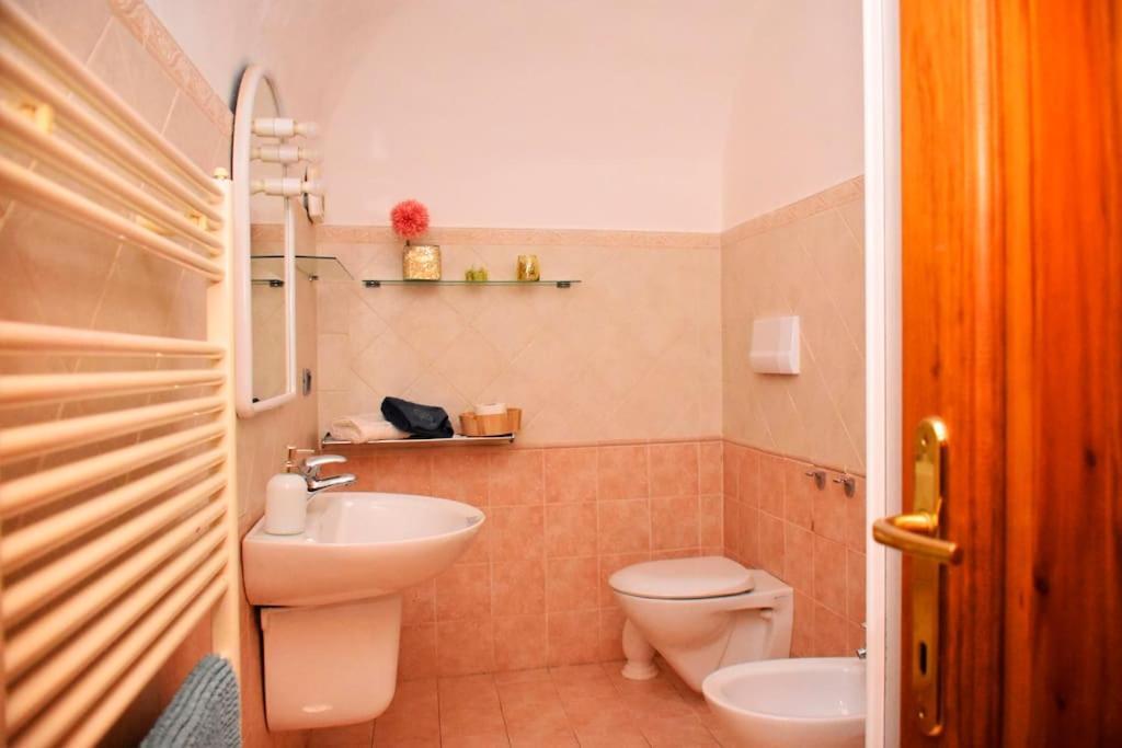 Casa Vacanze E Brevi Periodi Alla Porta Etrusca La Panchina Al Sole Volterra Exterior photo