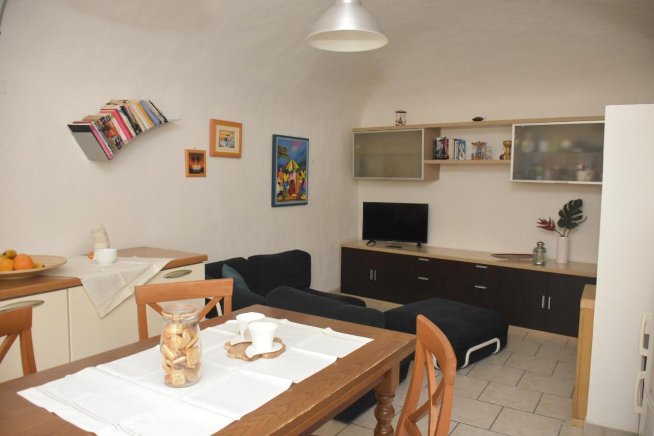 Casa Vacanze E Brevi Periodi Alla Porta Etrusca La Panchina Al Sole Volterra Exterior photo