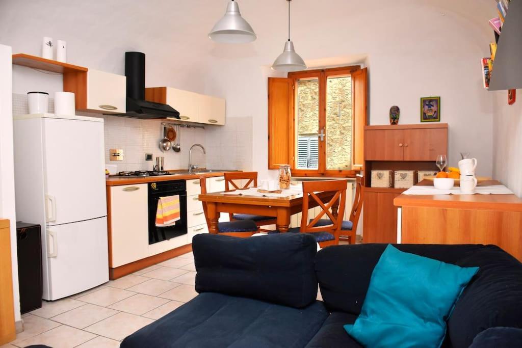 Casa Vacanze E Brevi Periodi Alla Porta Etrusca La Panchina Al Sole Volterra Exterior photo